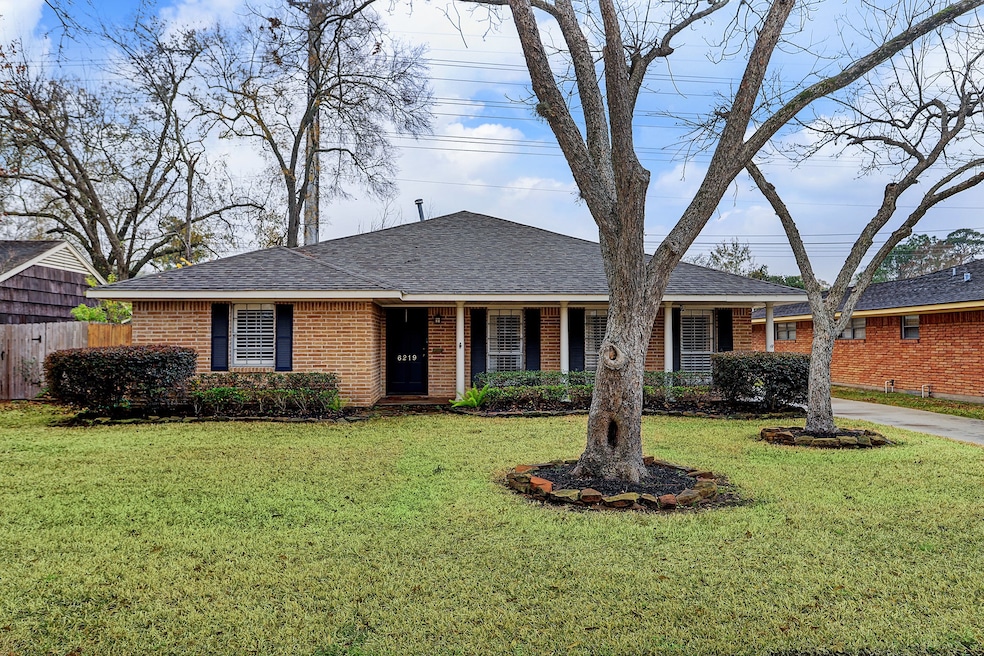 6219 Cindy Ln, Houston, TX 77008 - photo 1