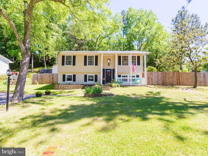 6951 Heather Dr, Bryans Road, MD 20616 - photo 1