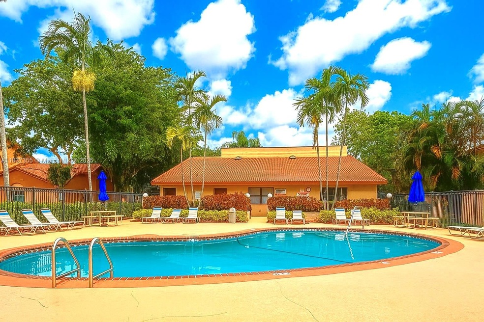 11236 SW 11th St, Pembroke Pines, FL 33025 - photo 1