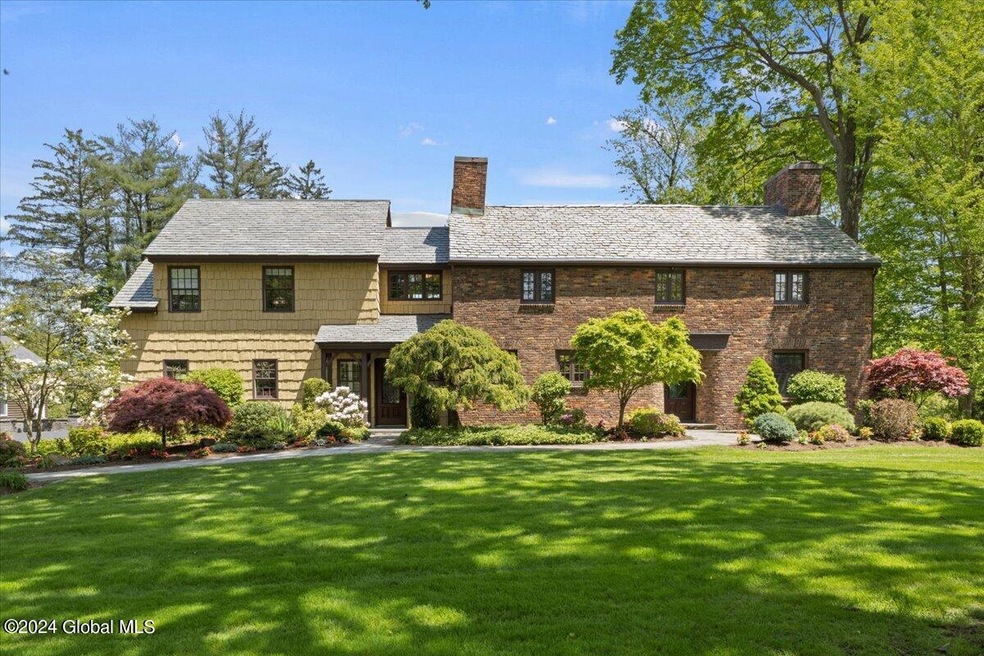 688 Saint David's Ln, Schenectady, NY 12309 - photo 1