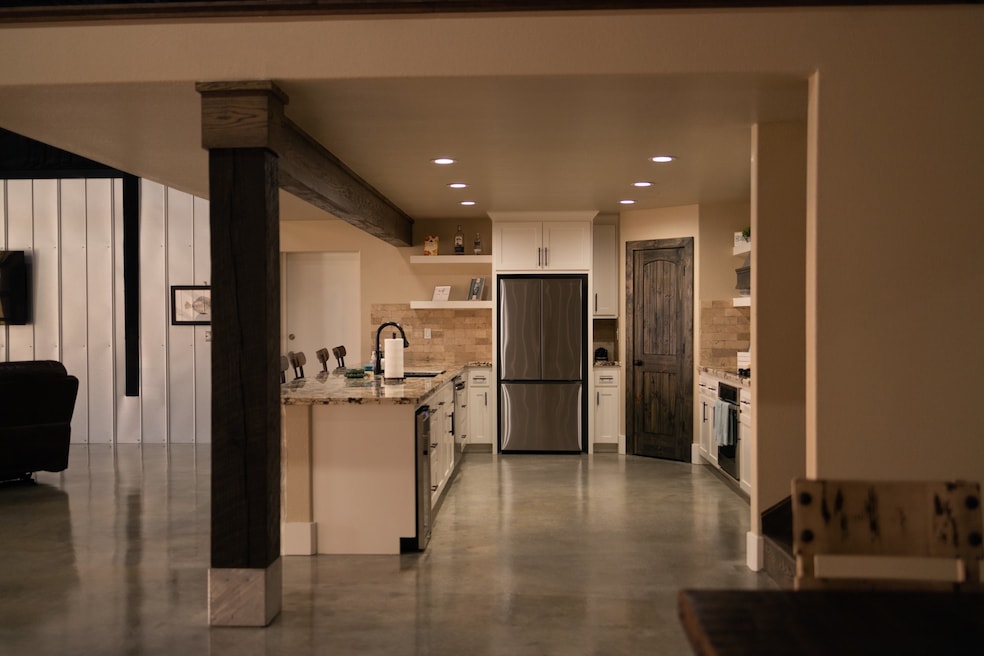 82 Circle Hook, Port O'Connor, TX 77982 - photo 1