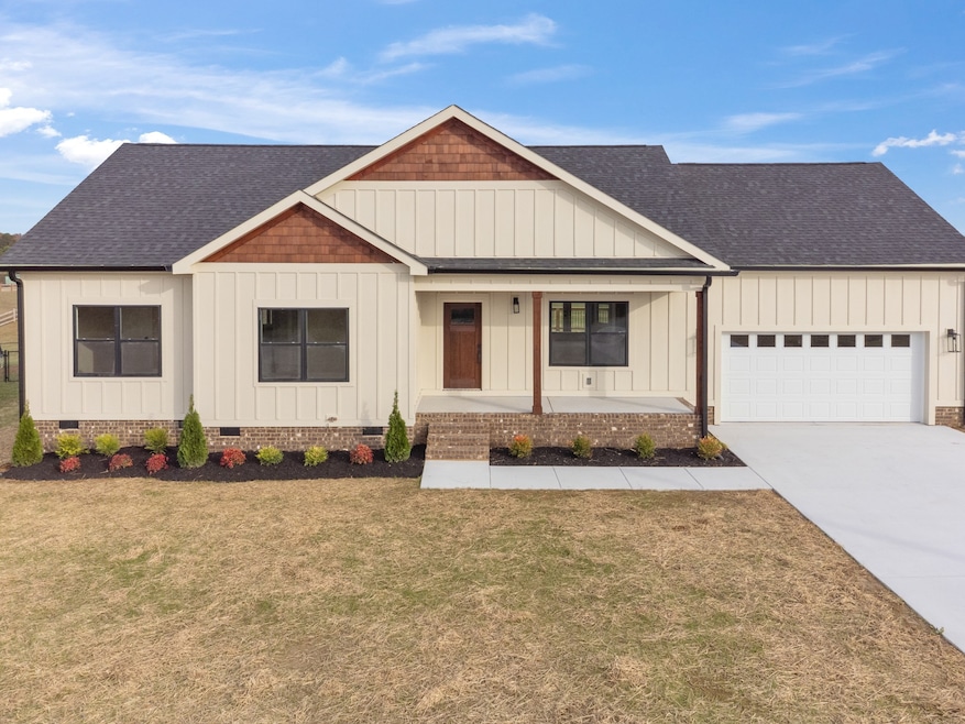 88 Castle St, McMinnville, TN 37110 - photo 1