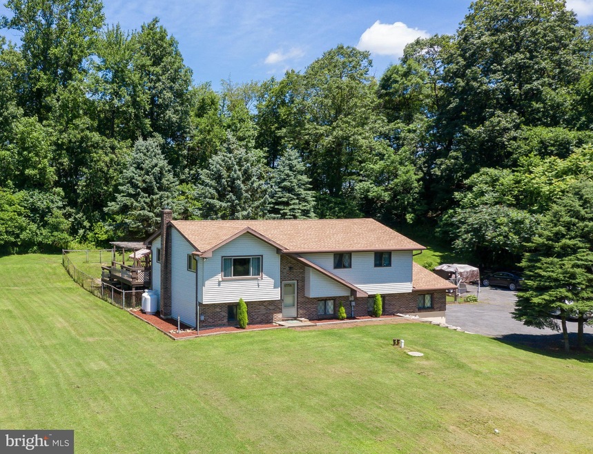 32 Juniper Ln, Temple, PA 19560 - photo 1