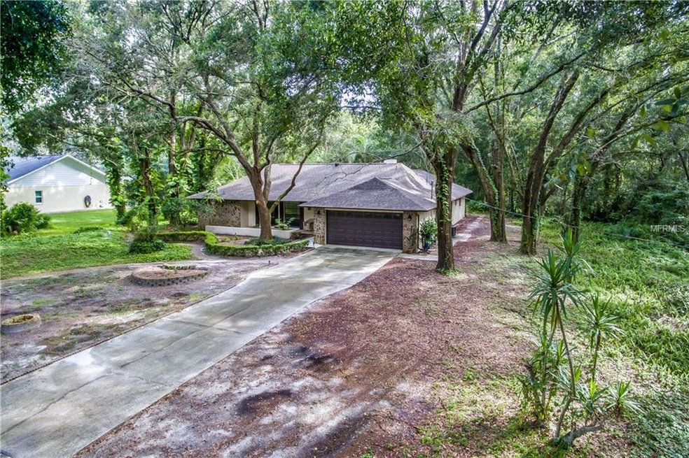 Beautiful Pool Home sitting on 1.5 Acres within mi
