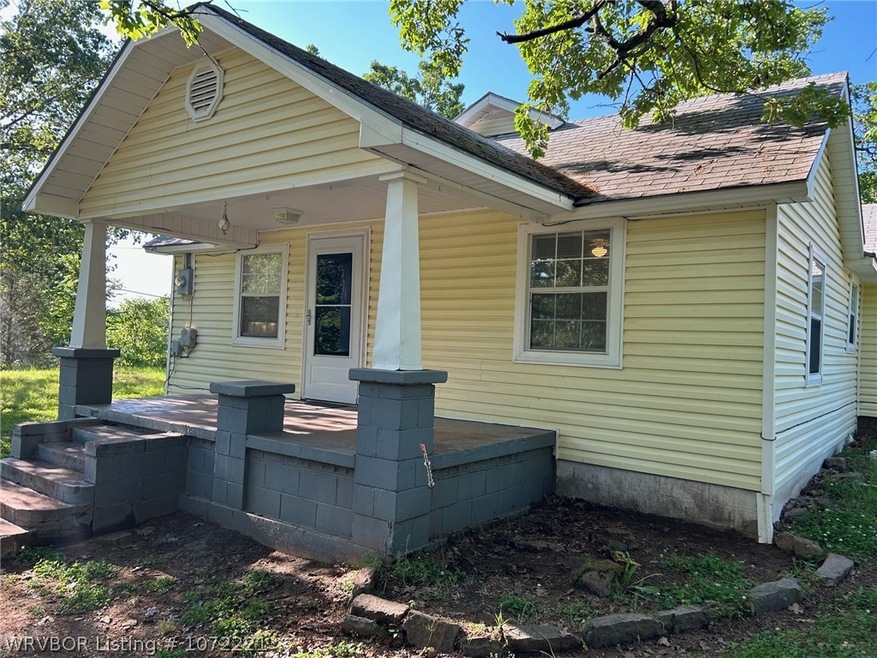 304 SW 12th St, Muldrow, OK 74948 - photo 1