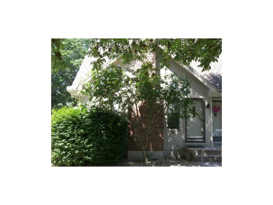 Welcome Home To This End Unit W/Brick Fireplace!!