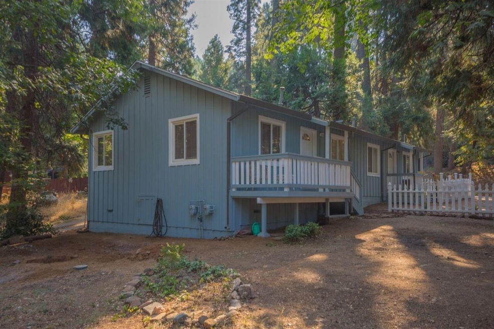 BACK UNIT WITH NICE LARGE DECK AND HUGE USABLE PRI