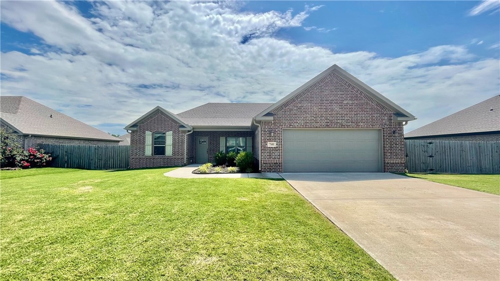 740 Captain Hopkins St, Prairie Grove, AR 72753 - photo 1