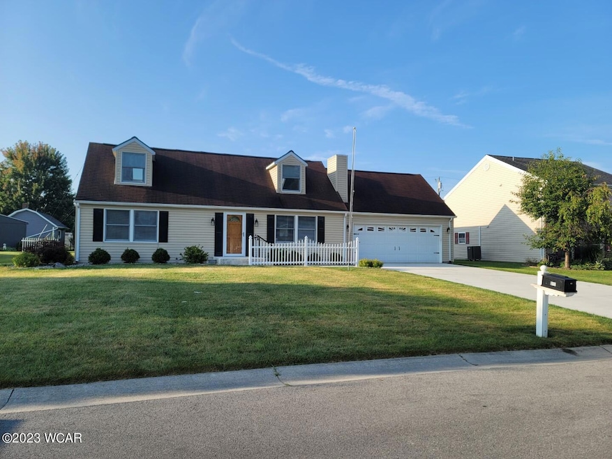 311 Cottonwood St, Wapakoneta, OH 45895 - photo 1