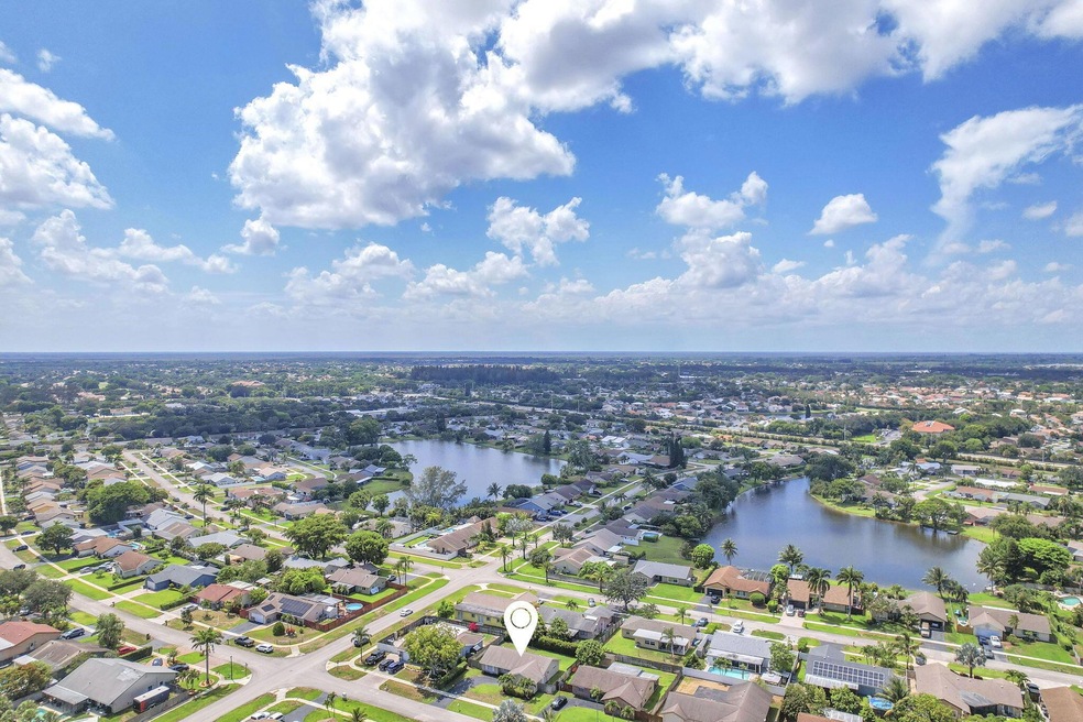 9511 Richmond Cir, Boca Raton, FL 33434 - photo 1