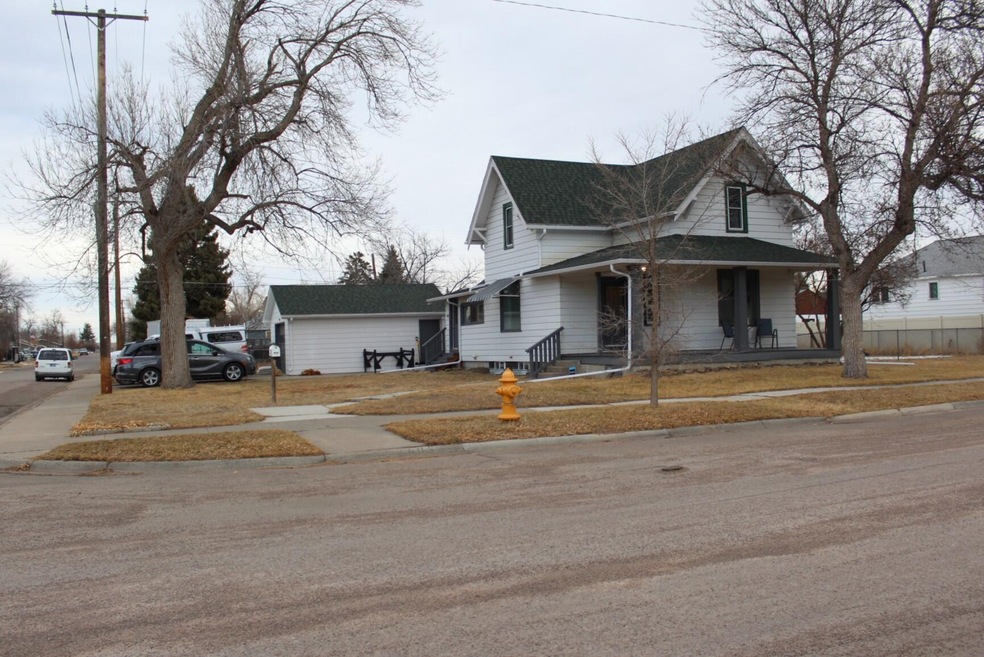 Corner Lot 4th Ave