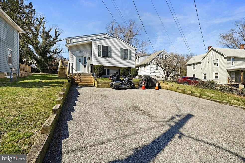 2116 Sunbriar Ln, Gwynn Oak, MD 21207 - photo 1