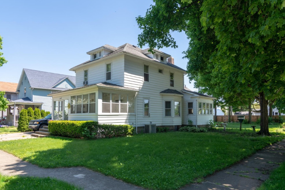 1104 Cedar St Niles MI 49120-large-001-2