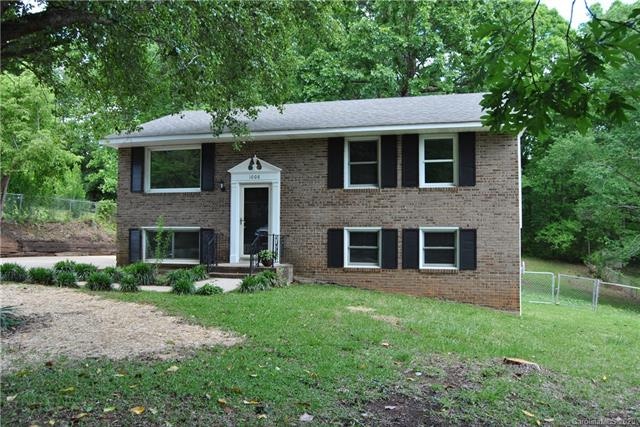 1008 Holly Hills Dr, Gastonia, NC 28052 - photo 1
