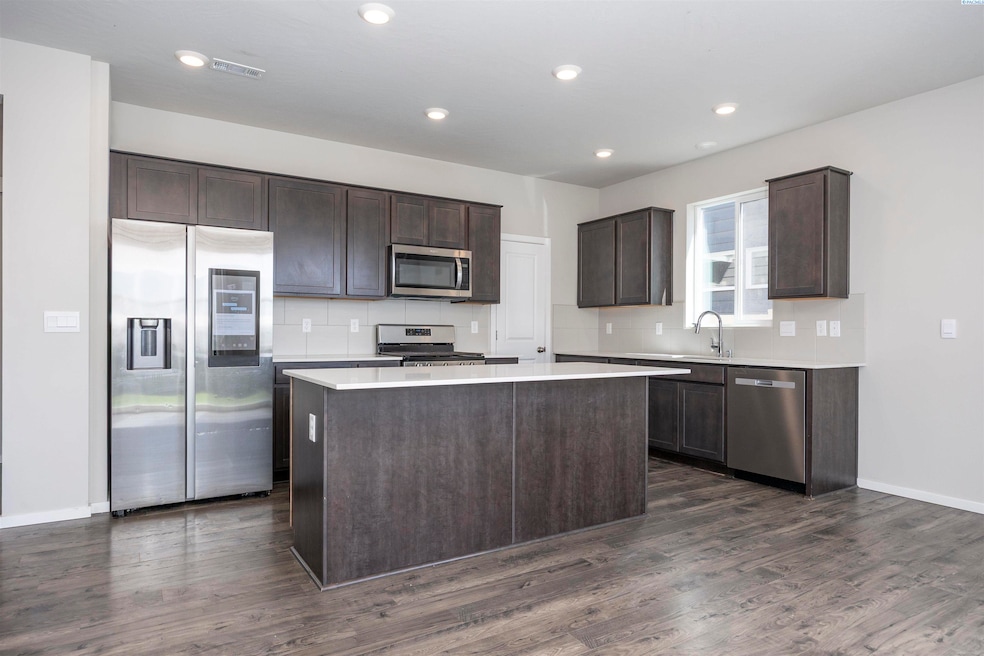 7945 Ranchland Ln, West Richland, WA 99353 - photo 1