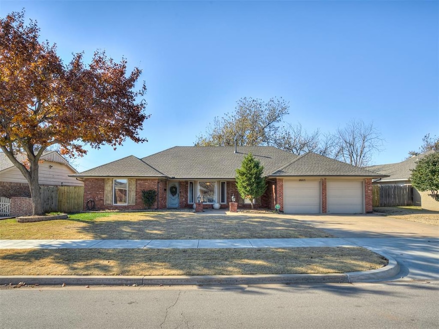 11605 Victoria Place, Oklahoma City, OK 73120 - photo 1