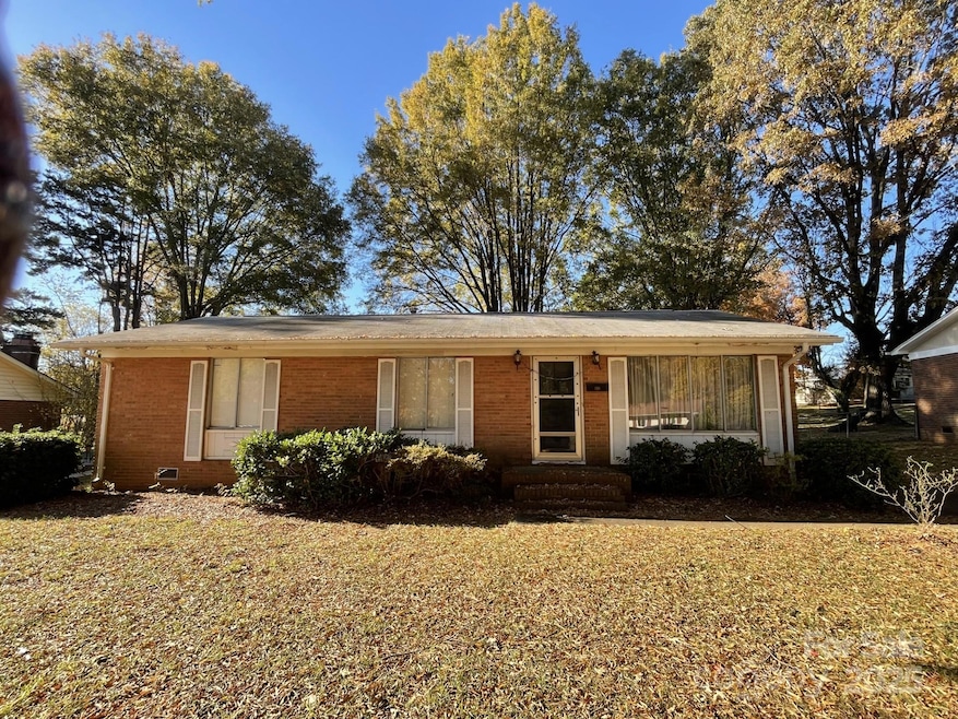 3413 Merrill Place, Charlotte, NC 28216 - photo 1