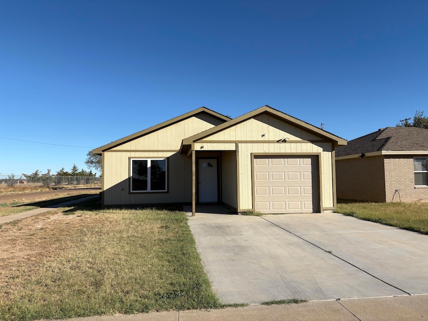 1301 E 16th St, Lubbock, TX 79403 - photo 1