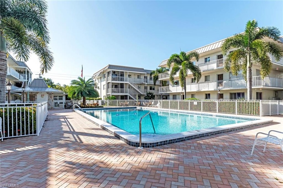 Central Gardens unit 318, Naples, FL 34102 - photo 1