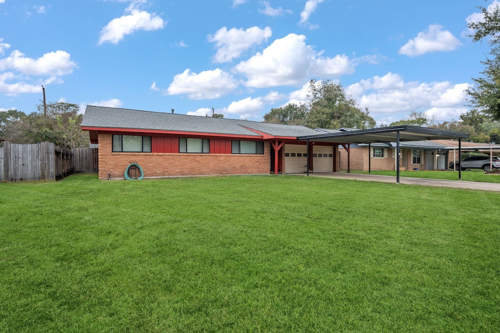 2803 Newcastle Dr, Baytown, UT 77521 - photo 1