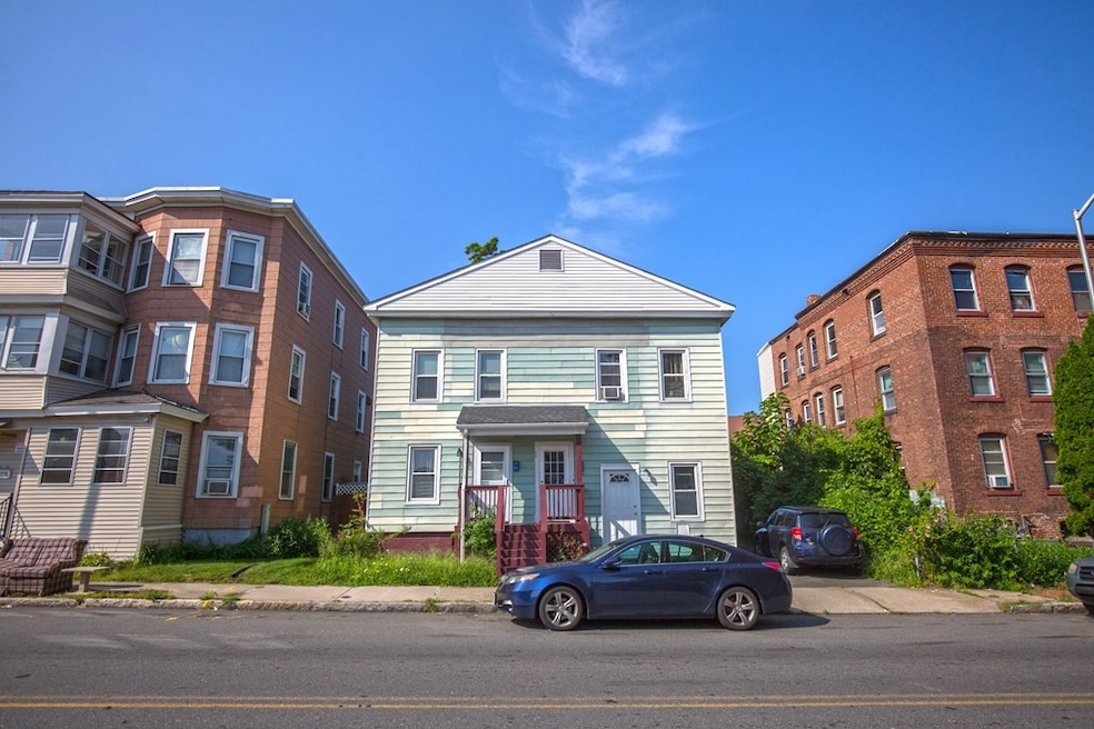 92 West St, Chicopee, MA 01013 - photo 1