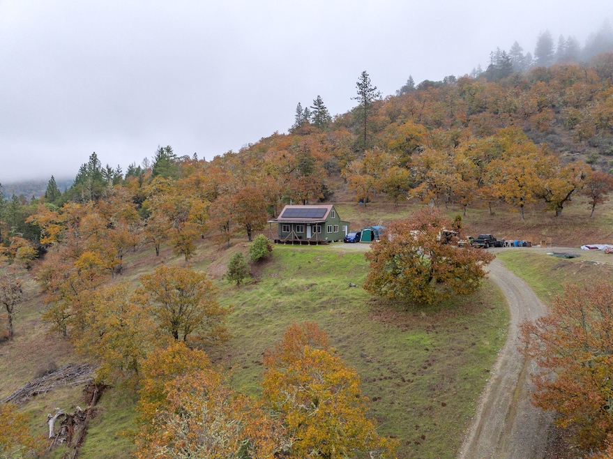 311 Grays Creek Rd, Grants Pass, OR 97527 - photo 1