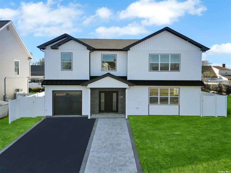 37 Old Farm Rd, Levittown, NY 11756 - photo 1