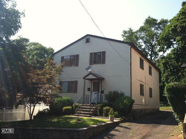 292 Robin St unit 2, Bridgeport, CT 06606 - photo 1