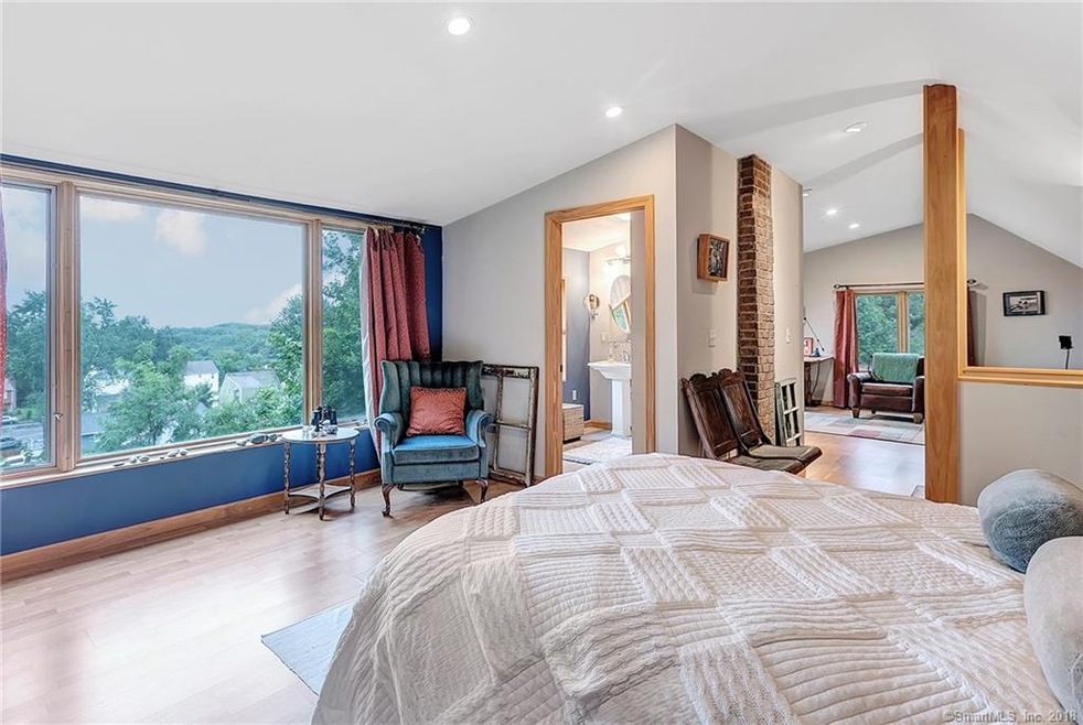 Huge MBR Suite!