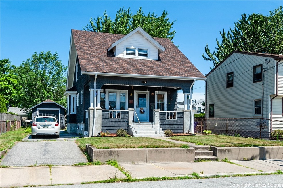 174 Bucklin St, Pawtucket, RI 02861 - photo 1