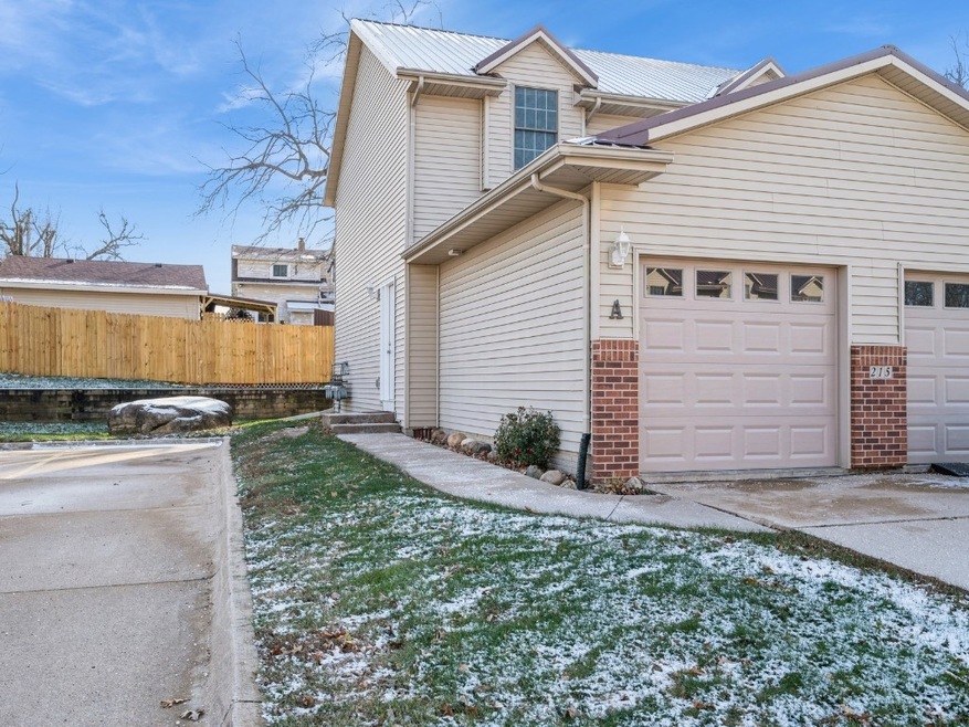 End unit for privacy and extra parking in this pri