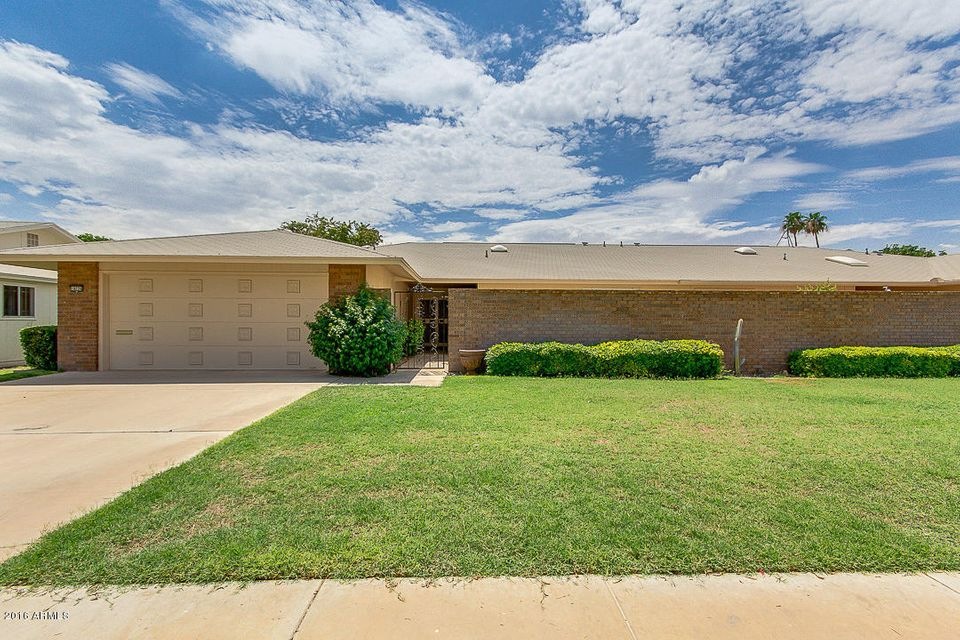 18226 N 99th Dr, Sun City, AZ 85373 - photo 1