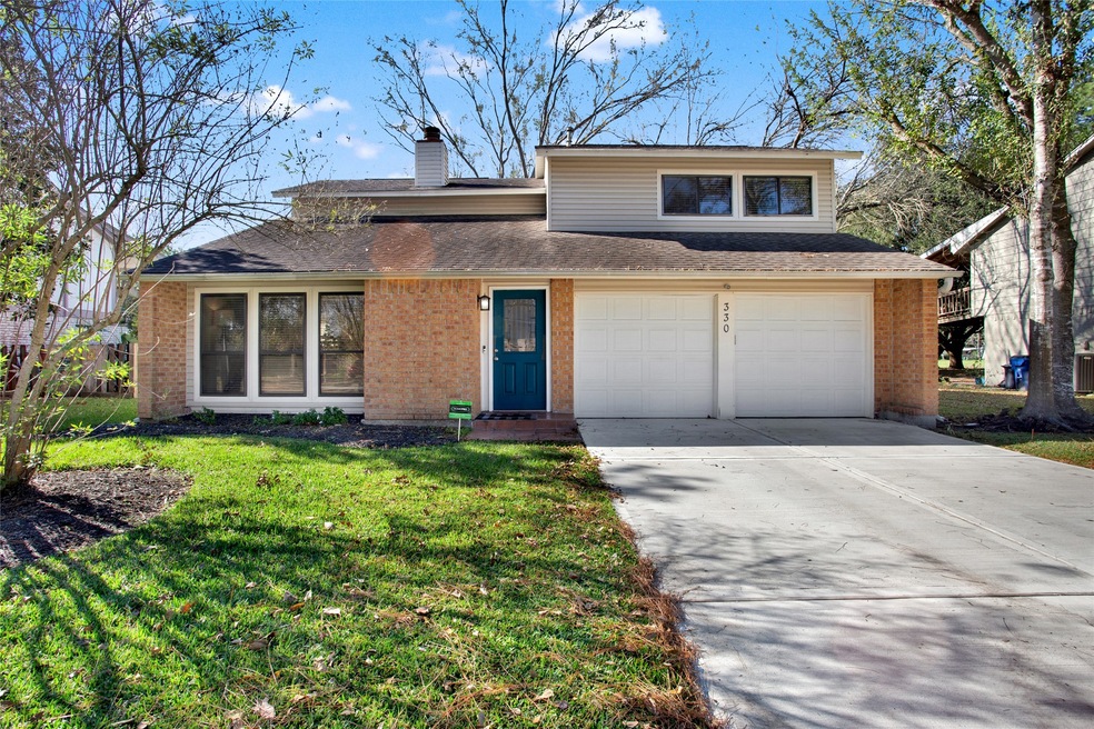 330 Gleneagles Dr, Friendswood, TX 77546 - photo 1