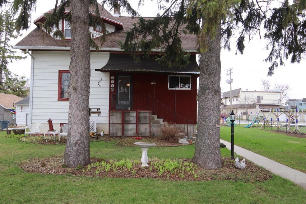 2018 Broadway St., New Holstein