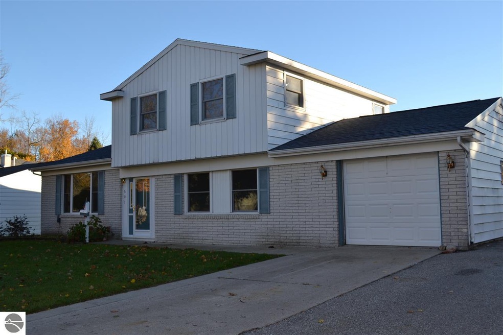 501 Ogemaw St, Oscoda, MI 48750 - photo 1