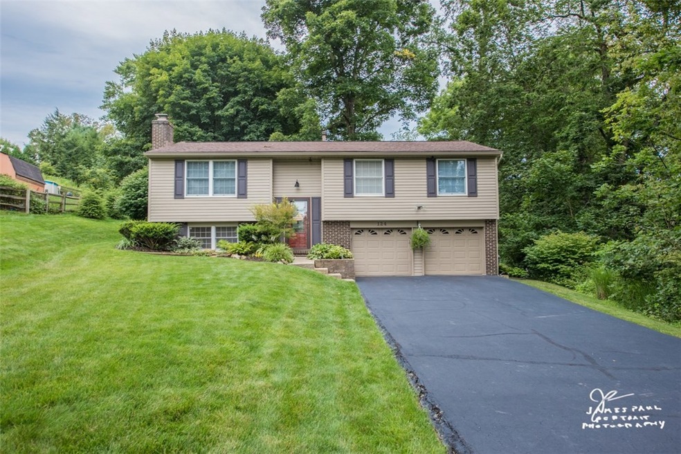 Welcome to 124 Pheasant Run.  This beautiful split