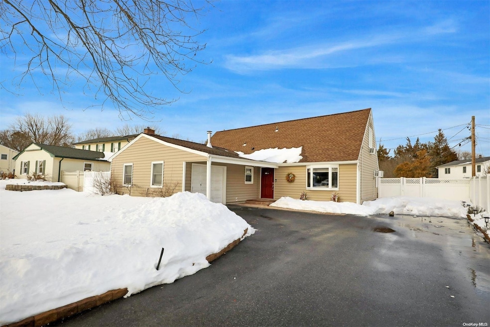 477 Greenbelt Pkwy, Holtsville, NY 11742 - photo 1