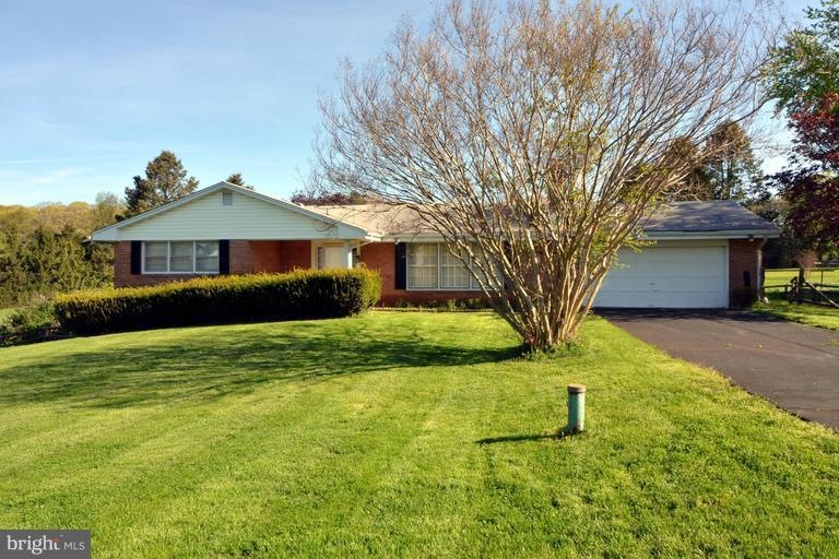 13909 Lewisdale Rd, Clarksburg, MD 20871 - photo 1