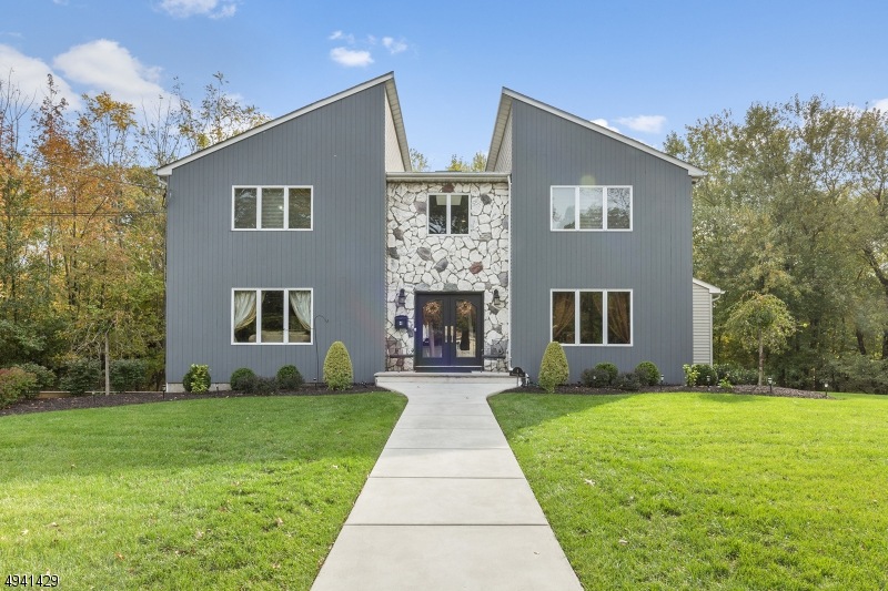 4 Partridge Run, Clark, NJ 07066 - photo 1