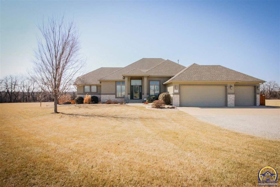 5203 SW Knudsen Rd, Topeka, KS 66610 - photo 1