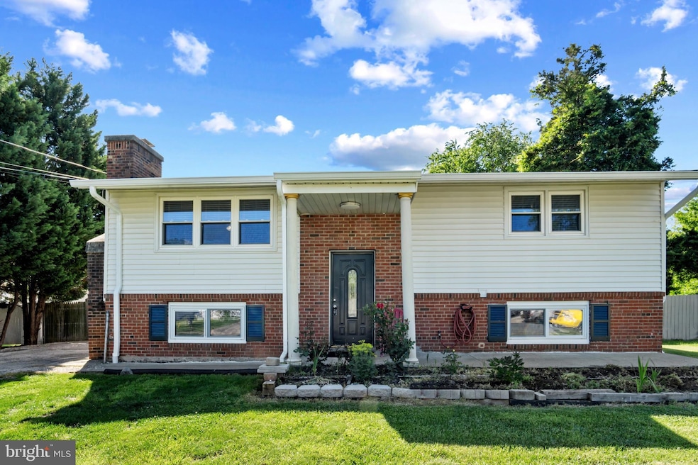 17849 Curtis Dr, Dumfries, VA 22026 - photo 1