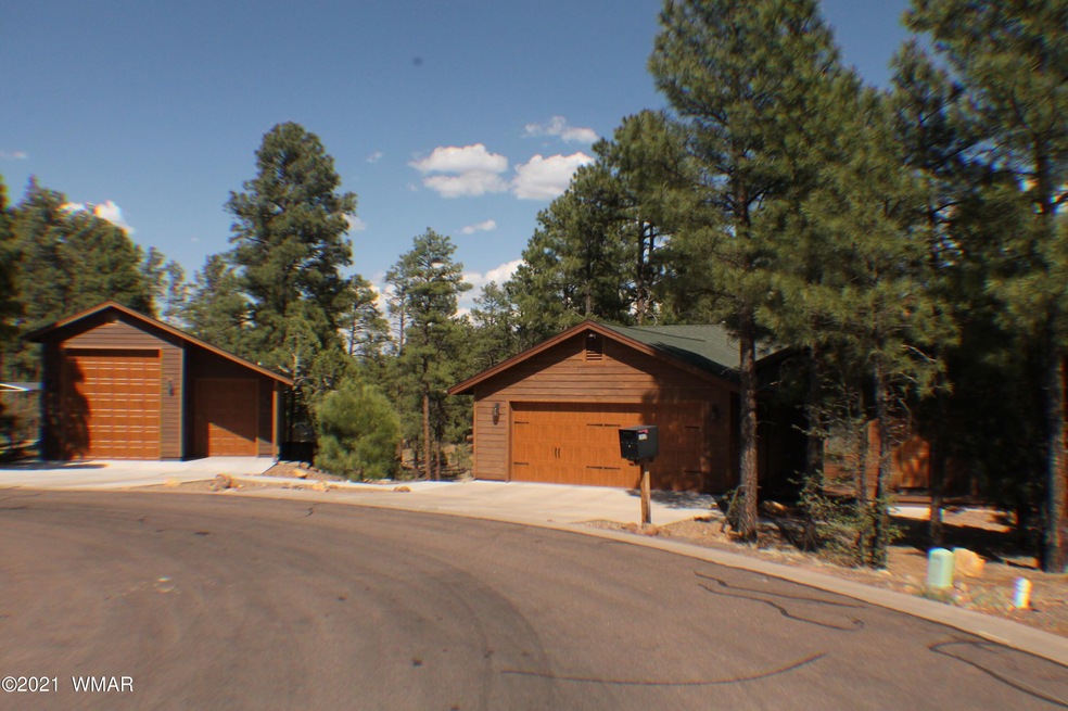 Custom Home with 950 sq. ft. RV Garage