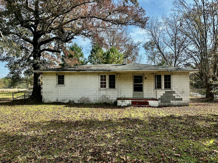 952 Gausetown Rd, Kingstree, SC 29556 - photo 1