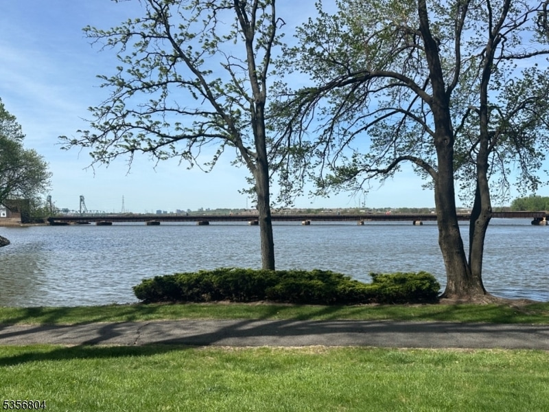 186 Sandcastle Key, Secaucus, NJ 07094 - photo 1