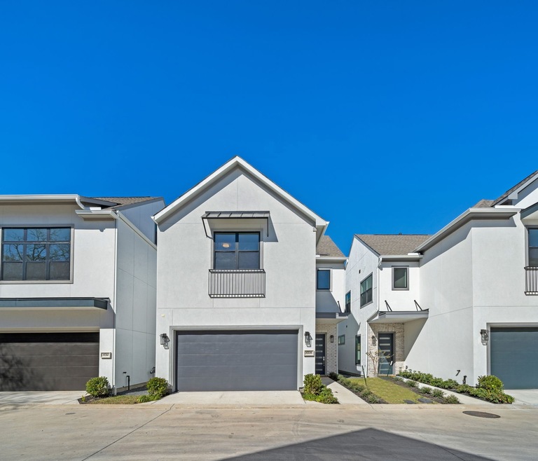 8708 Ojeman Creek Ln, Houston, TX 77055 - photo 1