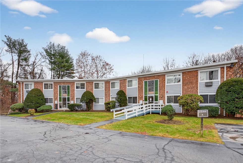 494 Putnam Pike unit A12, Greenville, RI 02828 - photo 1