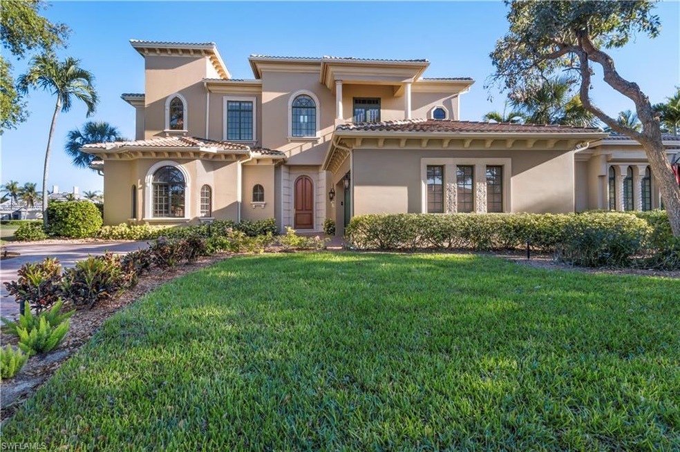 4 Bedroom + Den, 5.5 Bath, corner lot, 2 story det