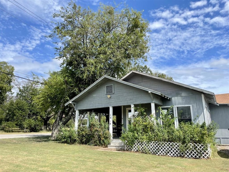 1318 Hanover St, Weatherford, TX 76086 - photo 1