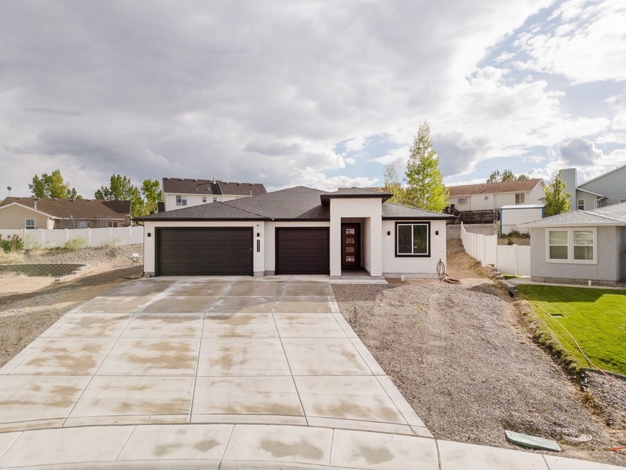Under Contract $549,900