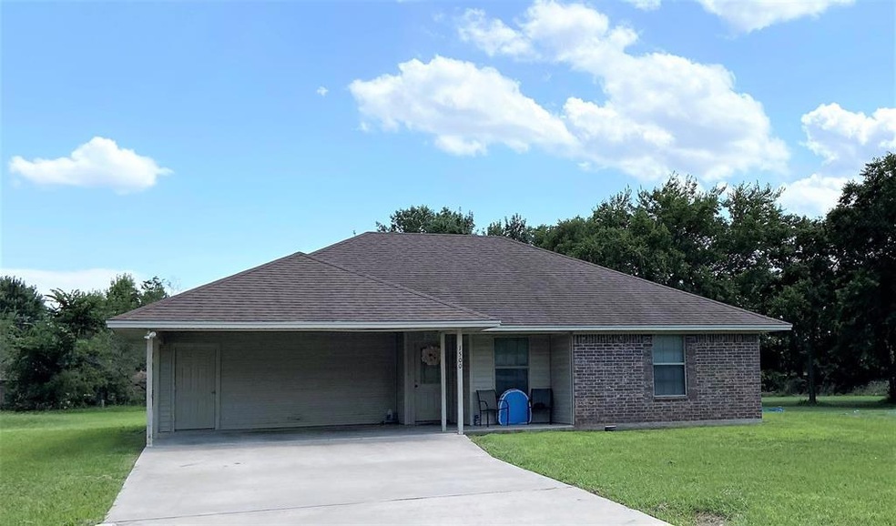 1500 Moss St, Gainesville, TX 76240 - photo 1